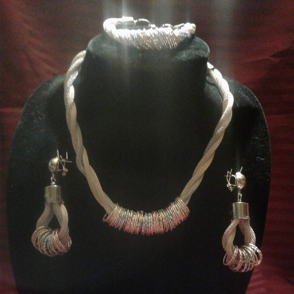 Necklace set